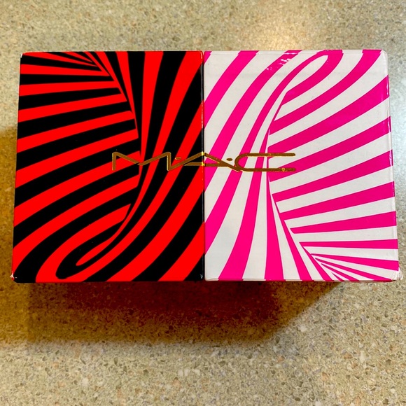 Mac Cosmetics Lipstick sampler set